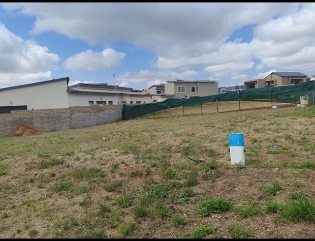 LAND FOR SALE IN WOODHILL ESTATE